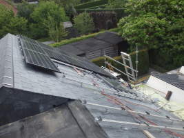 Renovatie natuurleien dak met zonnepanelen te Leefdaal